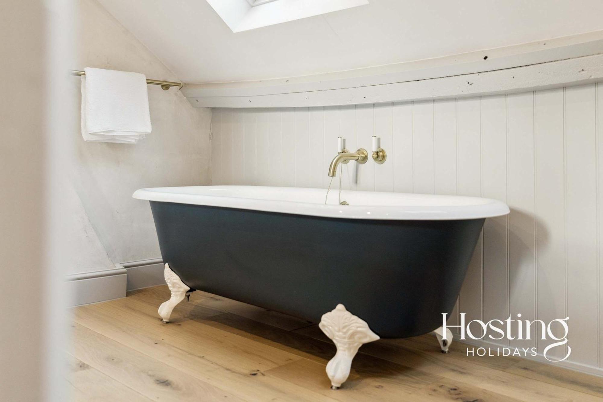 The Loft - 1 Bed Luxury With Bathtub *
